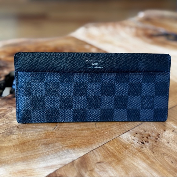 Louis Vuitton Handbags - Louis Vuitton insert Card
Holder Damier
Graphite wallet